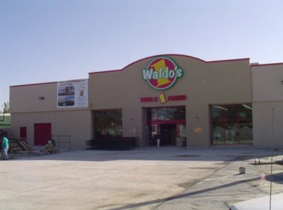 Tienda comercial — Waldo's Mart